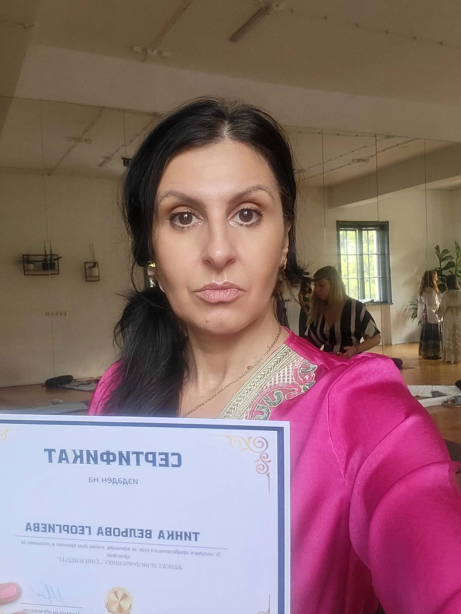 Дете и възрастен в подкрепяща среда